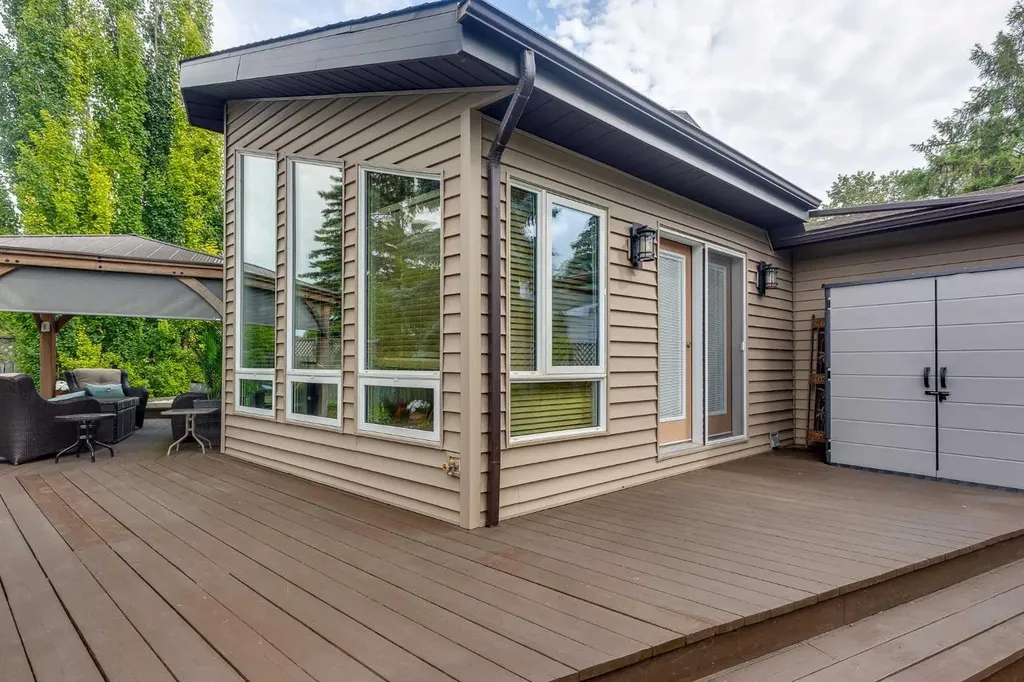 111 Selkirk Boulevard Red Deer AB T4N 0G8