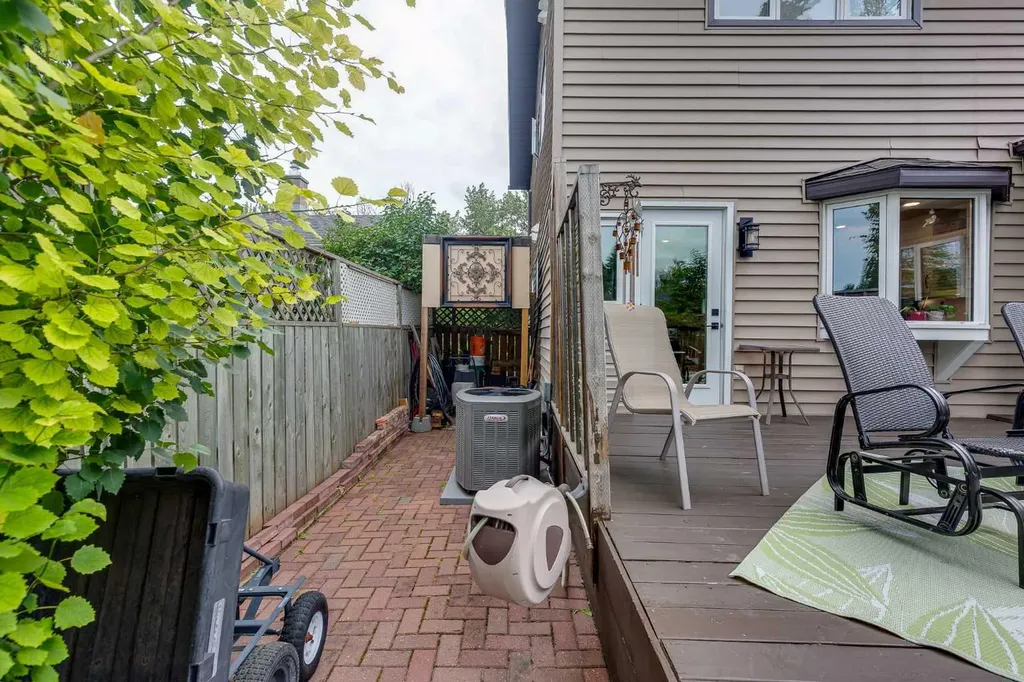 111 Selkirk Boulevard Red Deer AB T4N 0G8