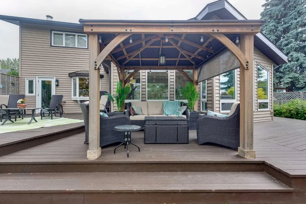 111 Selkirk Boulevard Red Deer AB T4N 0G8