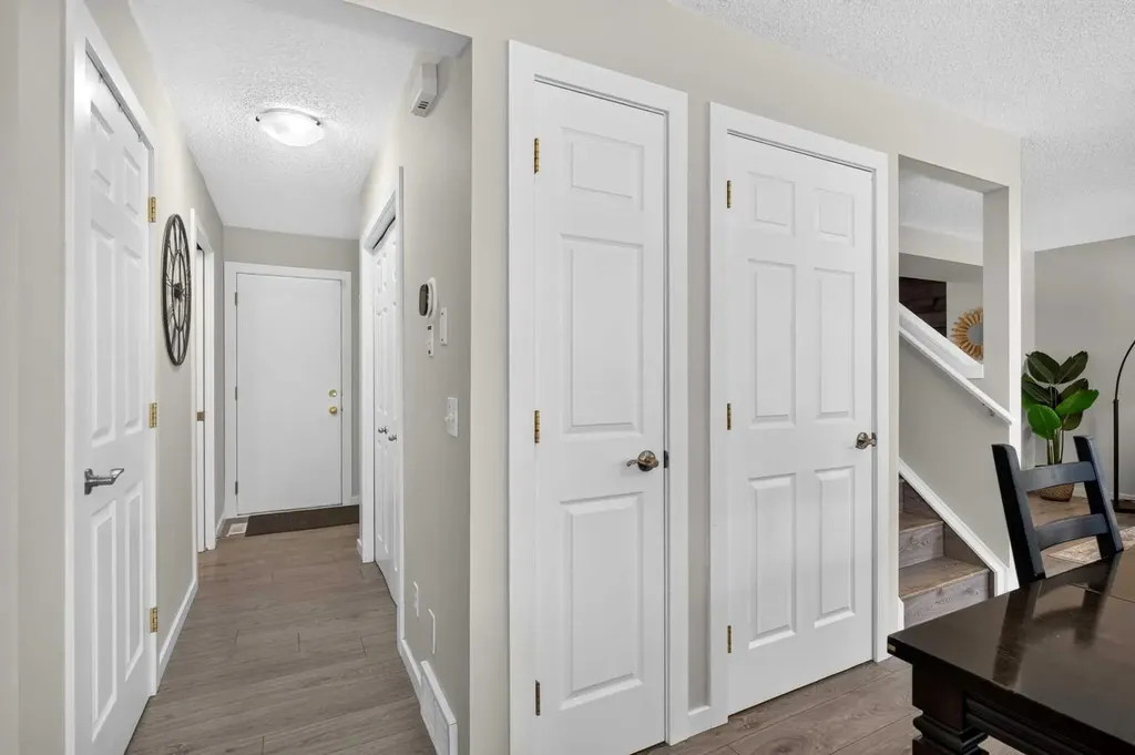 66 Canoe Close SW Airdrie AB T4B 2N4
