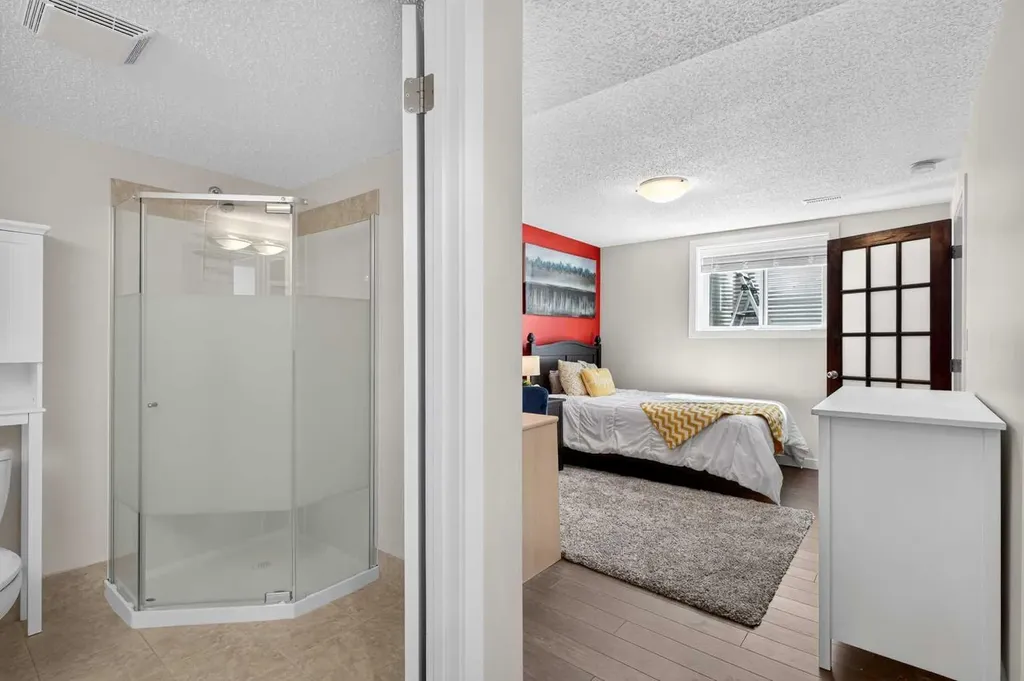 66 Canoe Close SW Airdrie AB T4B 2N4