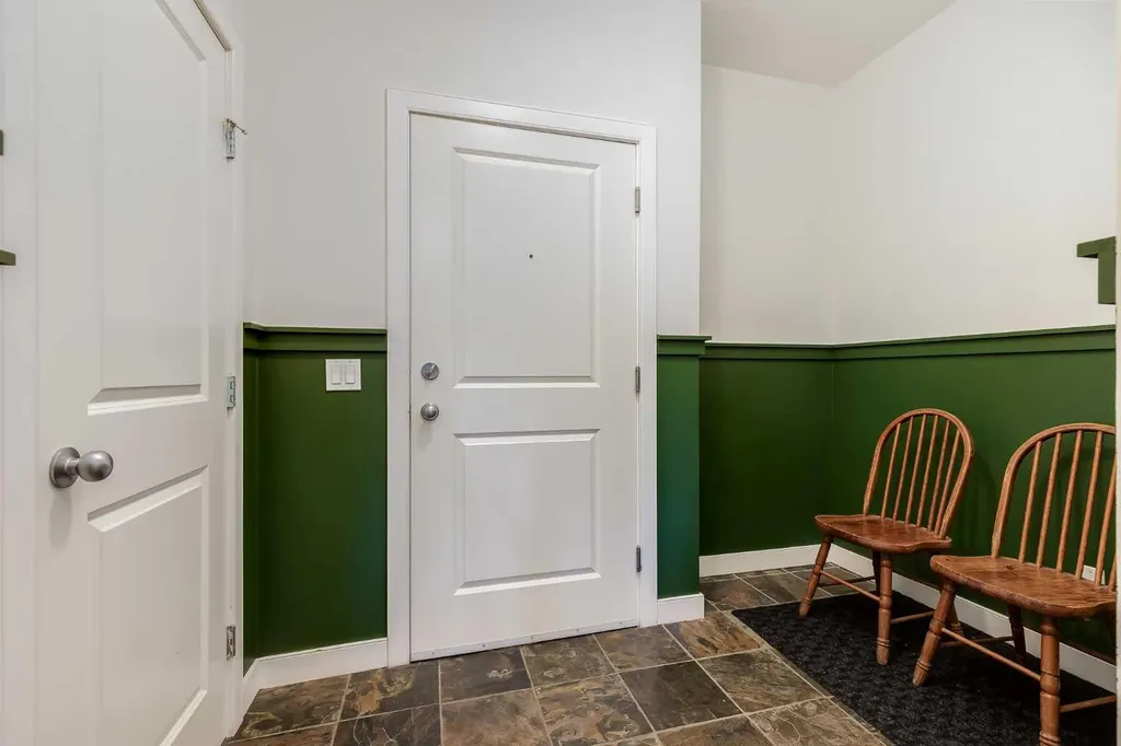 1818 14 Street SW Calgary AB T2T 3S9