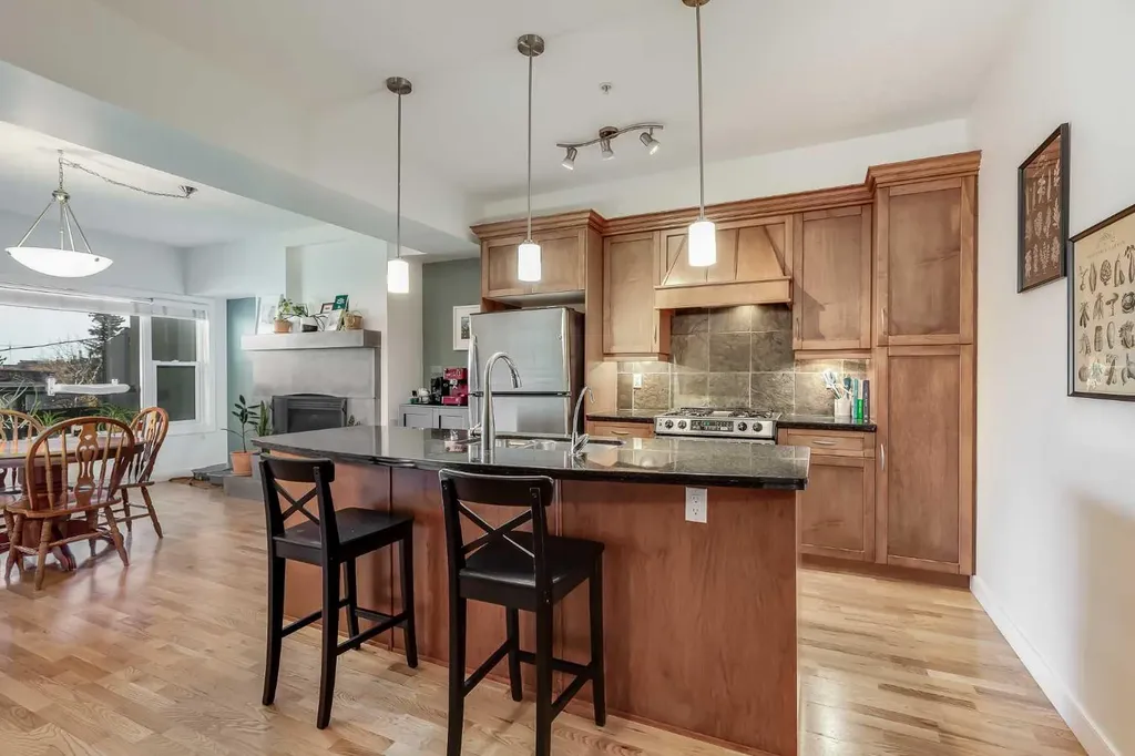 1818 14 Street SW Calgary AB T2T 3S9