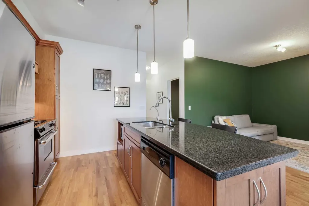 1818 14 Street SW Calgary AB T2T 3S9