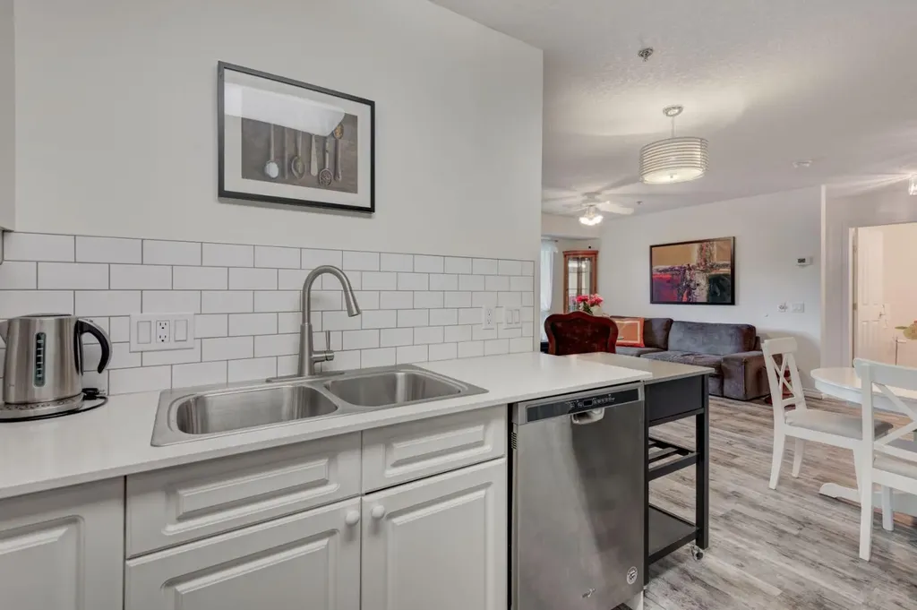 1818 Simcoe Boulevard SW Calgary AB T3H 3L9