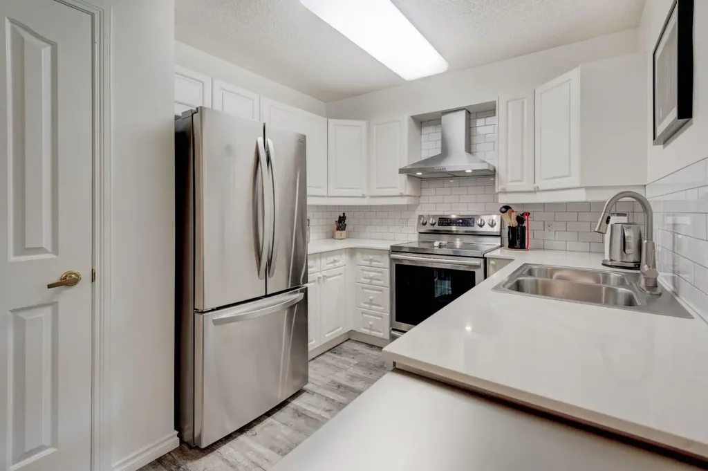 1818 Simcoe Boulevard SW Calgary AB T3H 3L9