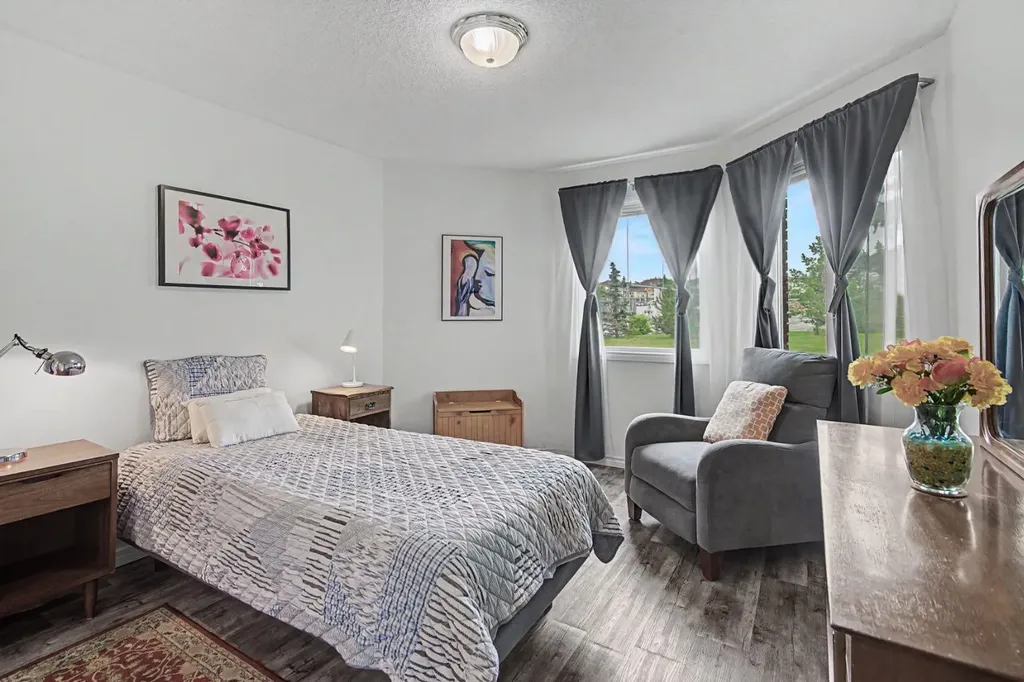 1818 Simcoe Boulevard SW Calgary AB T3H 3L9