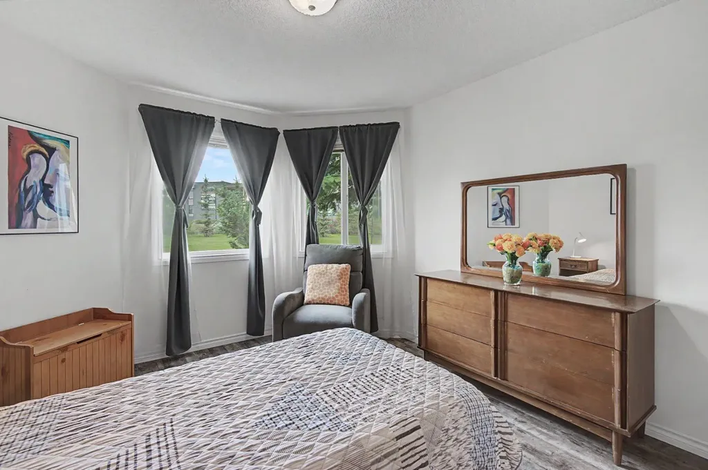 1818 Simcoe Boulevard SW Calgary AB T3H 3L9