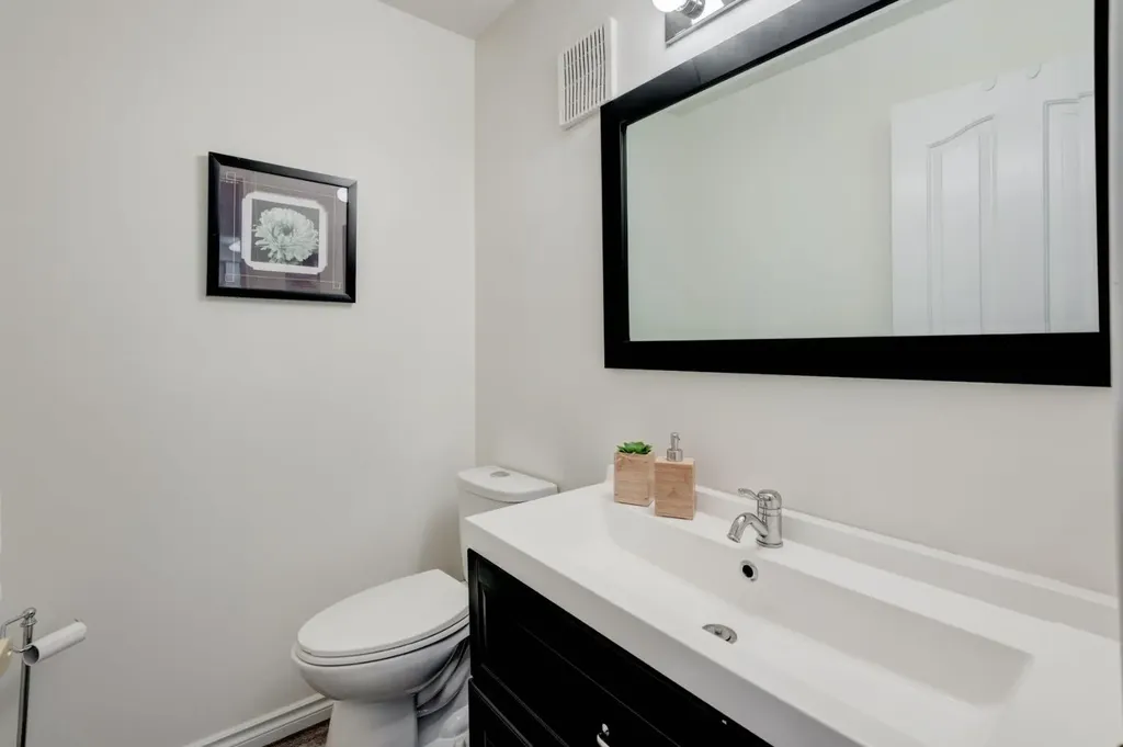 1818 Simcoe Boulevard SW Calgary AB T3H 3L9