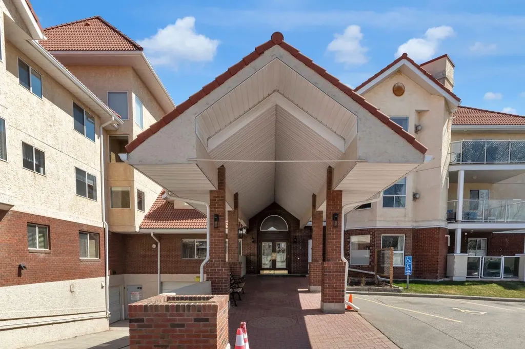 1818 Simcoe Boulevard SW Calgary AB T3H 3L9