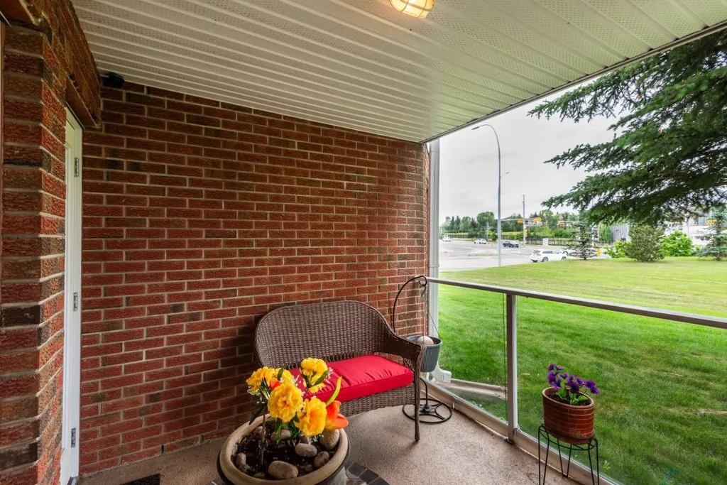 1818 Simcoe Boulevard SW Calgary AB T3H 3L9
