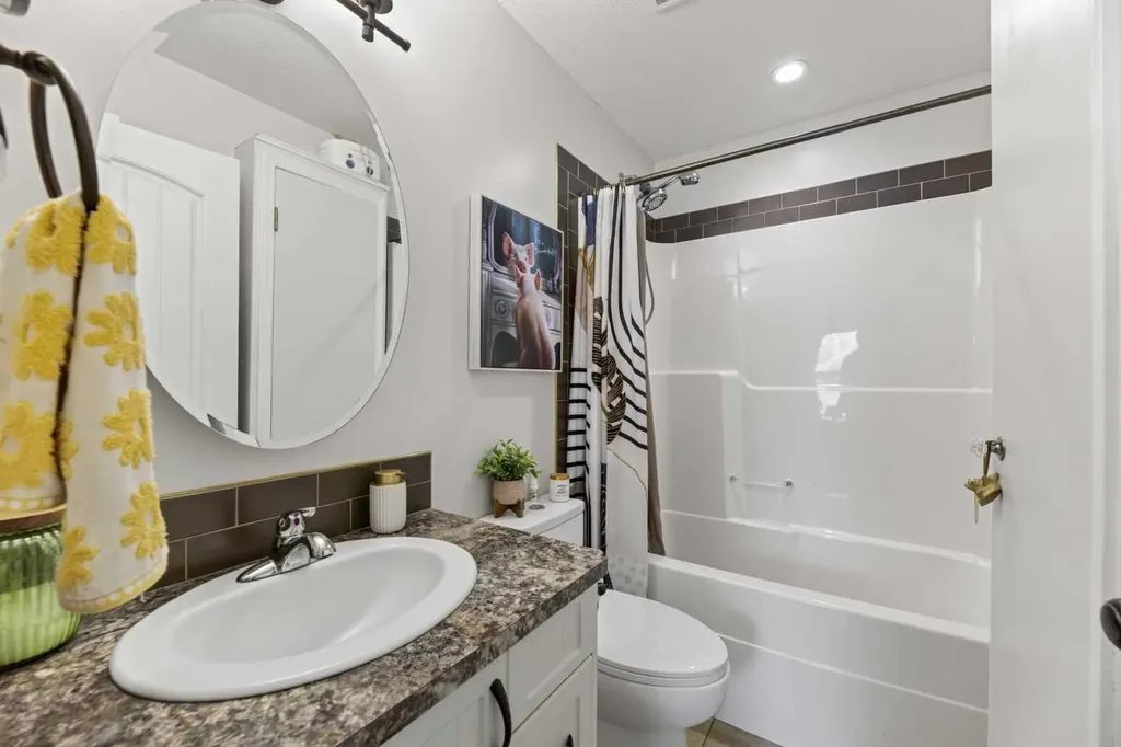 6 Valarosa Cove Didsbury AB T0M 0W0