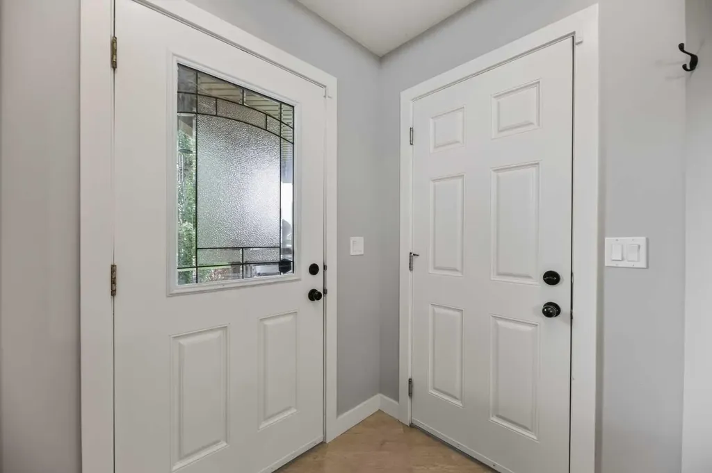6 Valarosa Cove Didsbury AB T0M 0W0