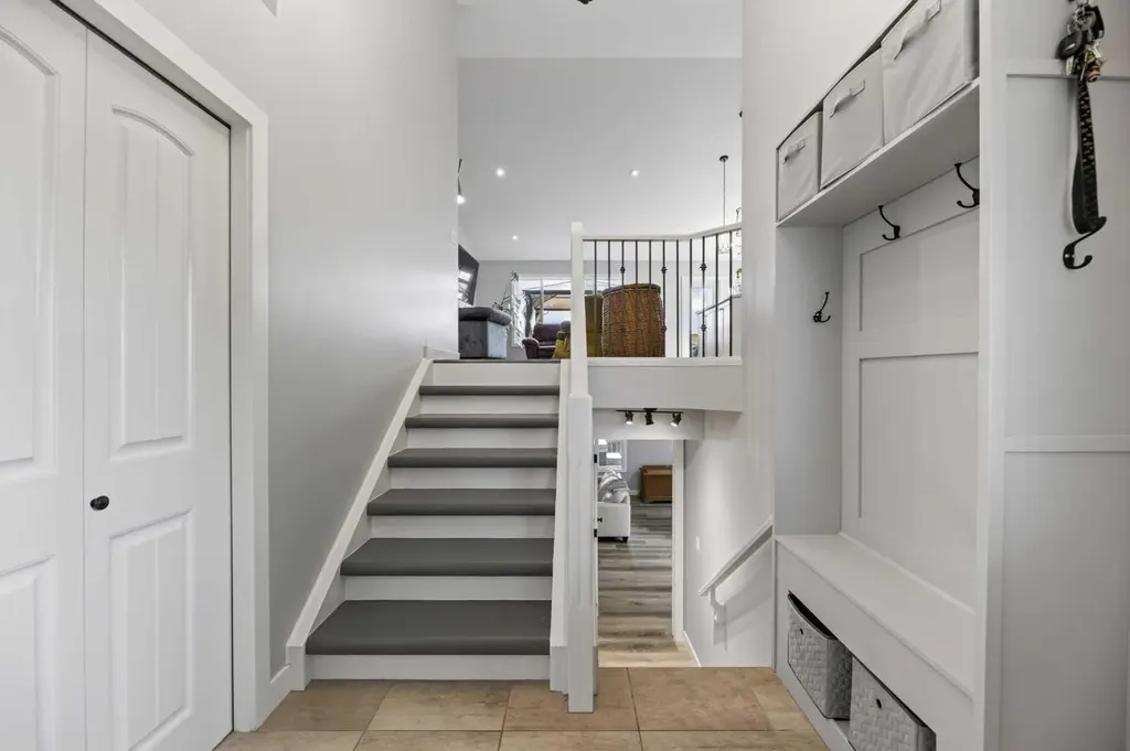 6 Valarosa Cove Didsbury AB T0M 0W0