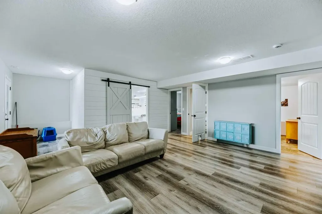 6 Valarosa Cove Didsbury AB T0M 0W0