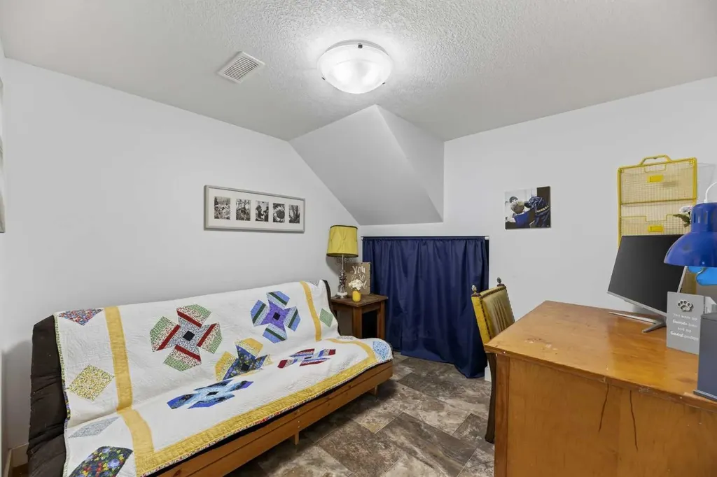 6 Valarosa Cove Didsbury AB T0M 0W0