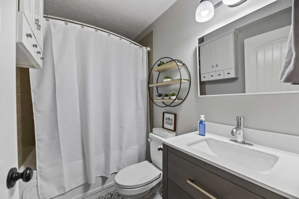 6 Valarosa Cove Didsbury AB T0M 0W0