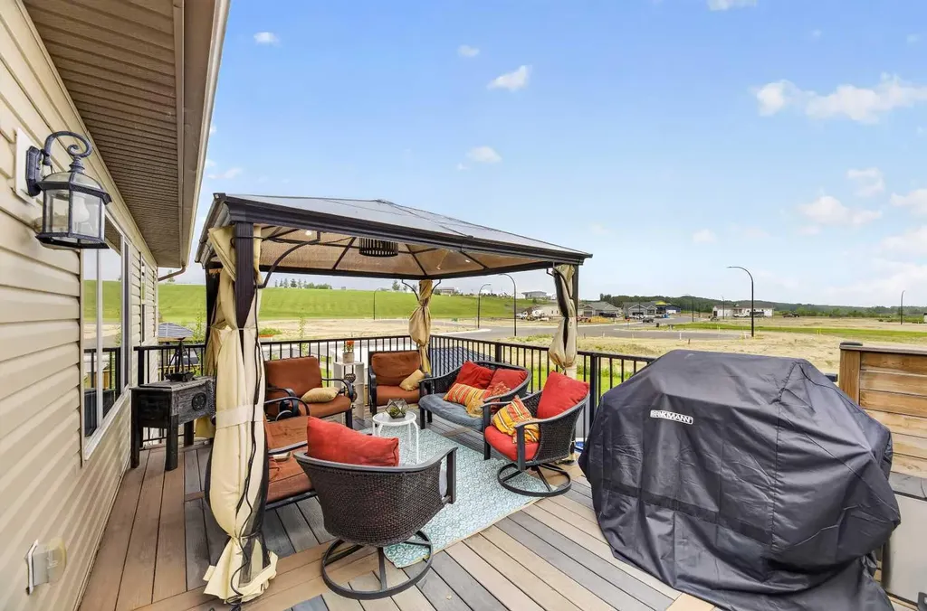 6 Valarosa Cove Didsbury AB T0M 0W0