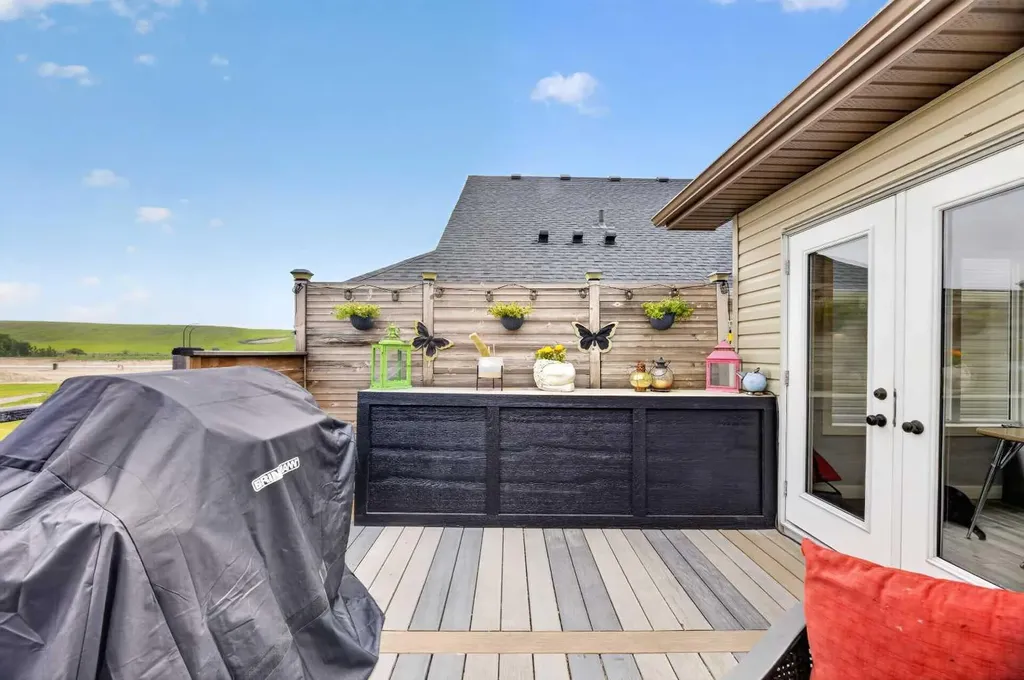 6 Valarosa Cove Didsbury AB T0M 0W0