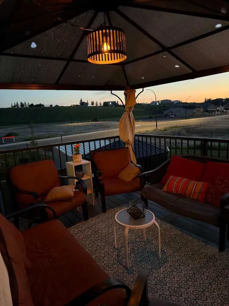 6 Valarosa Cove Didsbury AB T0M 0W0