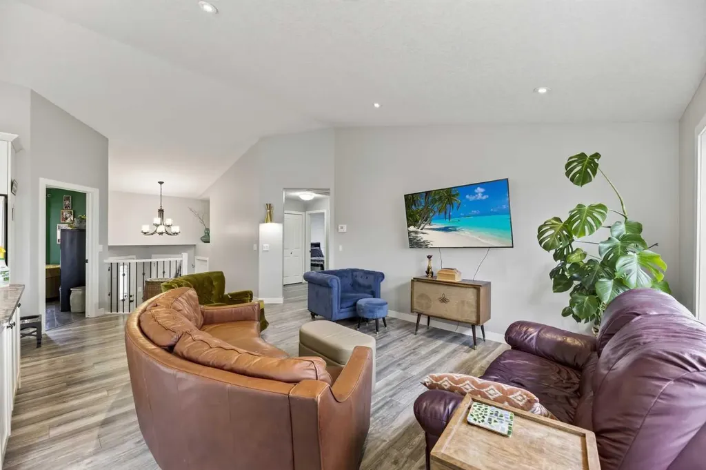 6 Valarosa Cove Didsbury AB T0M 0W0