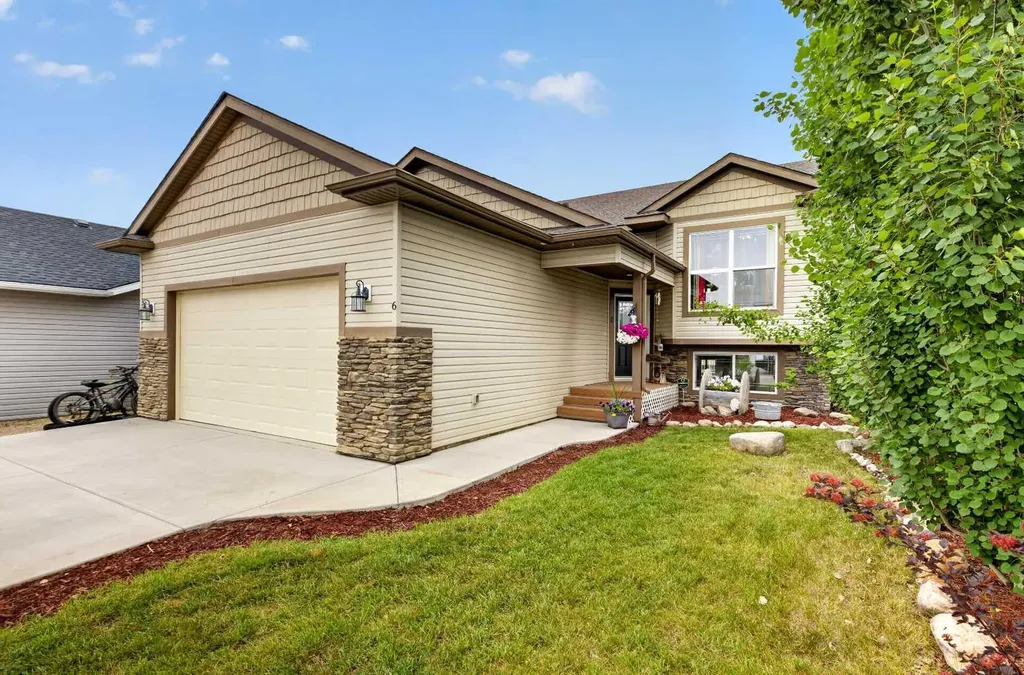 6 Valarosa Cove Didsbury AB T0M 0W0