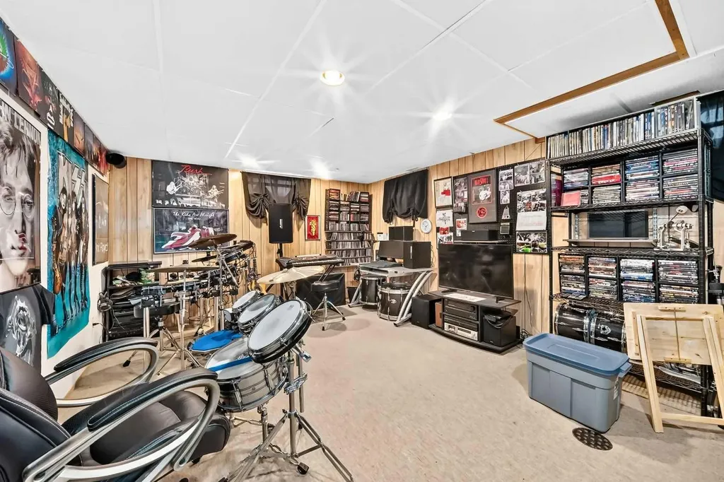 43 Brabourne Mews SW Calgary AB T2W 2V9