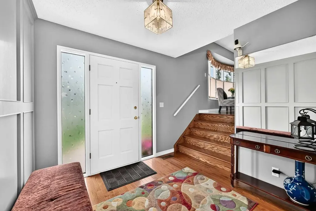 43 Brabourne Mews SW Calgary AB T2W 2V9