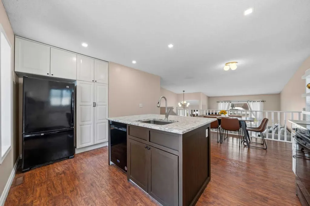71 Riverglen Crescent SE Calgary AB T2C3J3