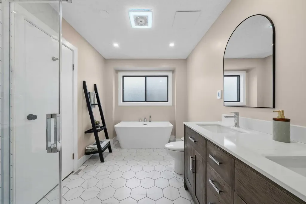 71 Riverglen Crescent SE Calgary AB T2C3J3