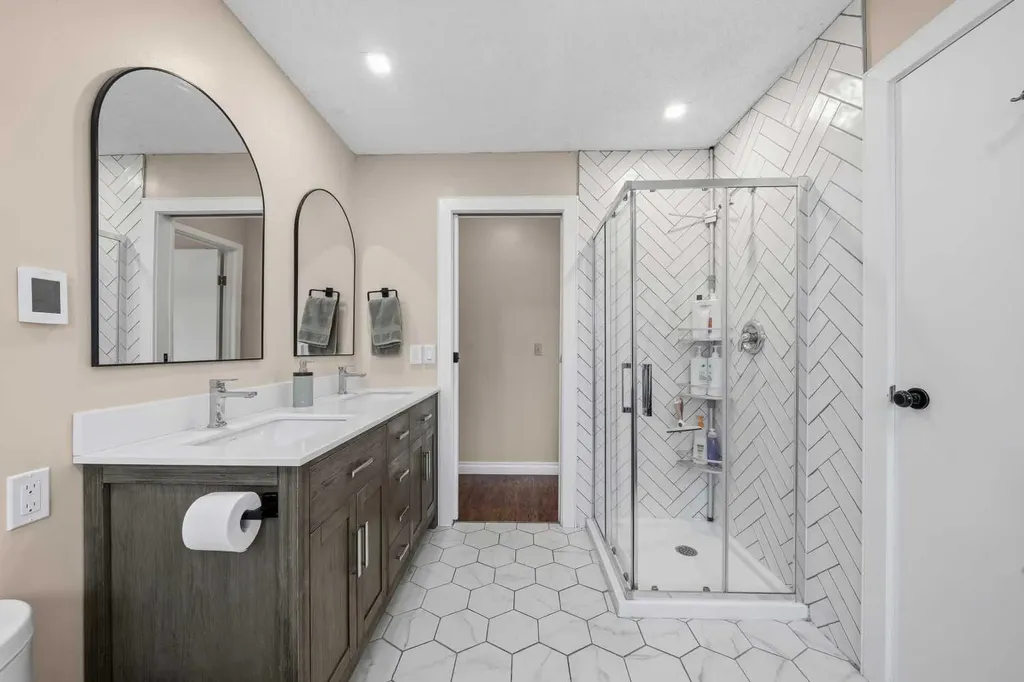 71 Riverglen Crescent SE Calgary AB T2C3J3