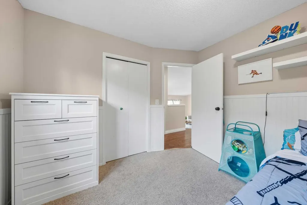 71 Riverglen Crescent SE Calgary AB T2C3J3