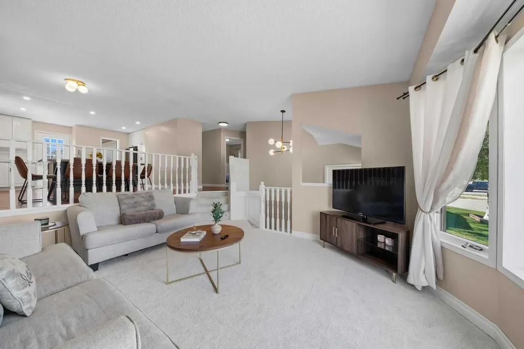 71 Riverglen Crescent SE Calgary AB T2C3J3