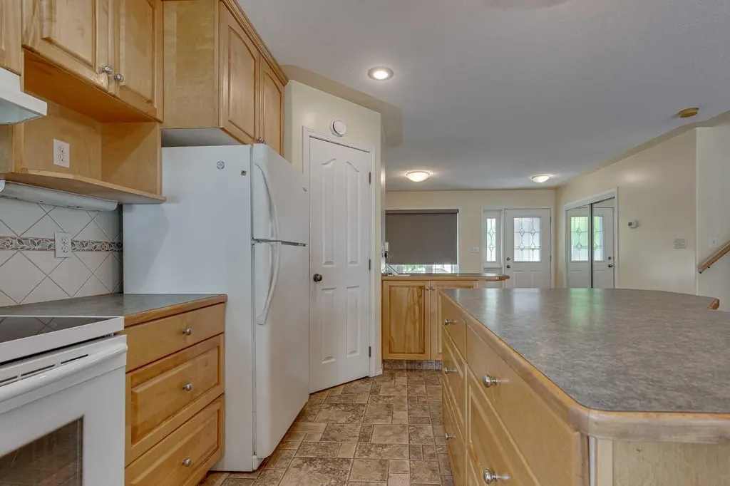 82 Ruttan Close Red Deer AB T4P 3T2