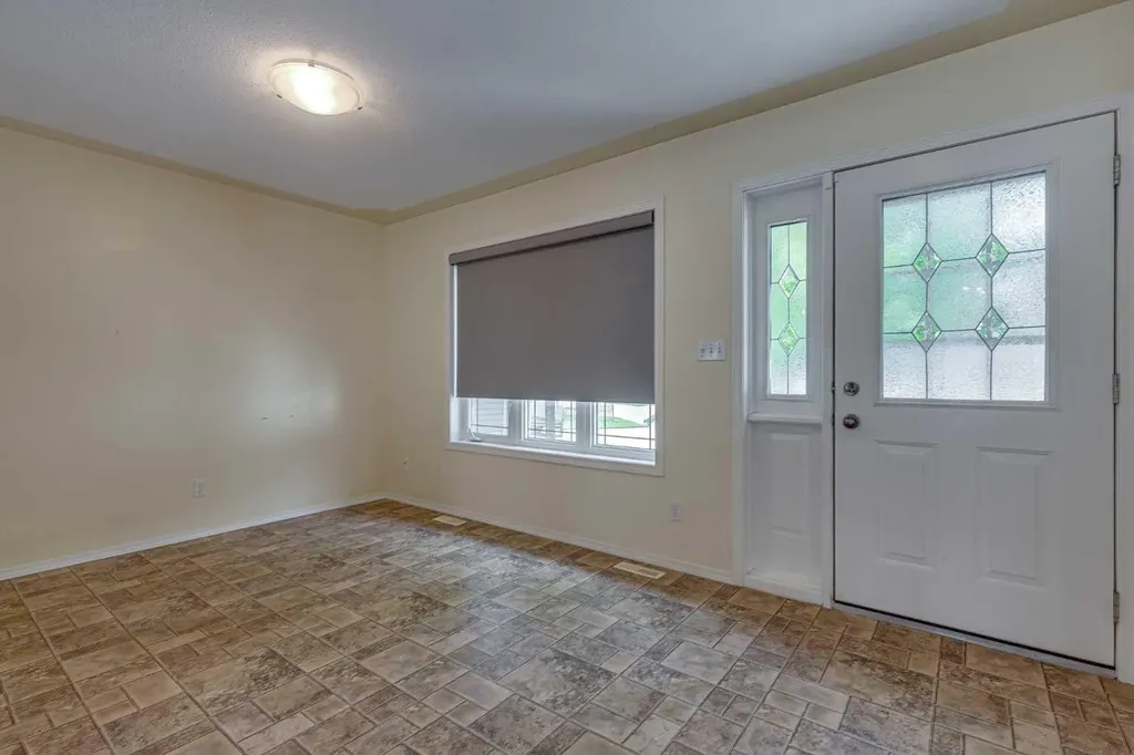 82 Ruttan Close Red Deer AB T4P 3T2