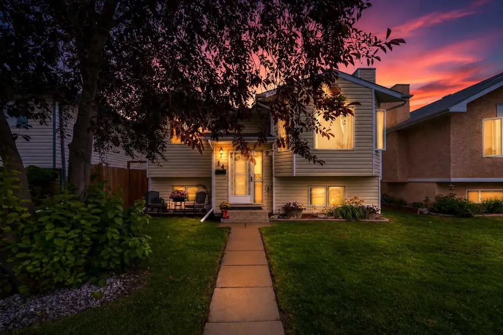14 Eakins Crescent Red Deer AB T4R 2K2