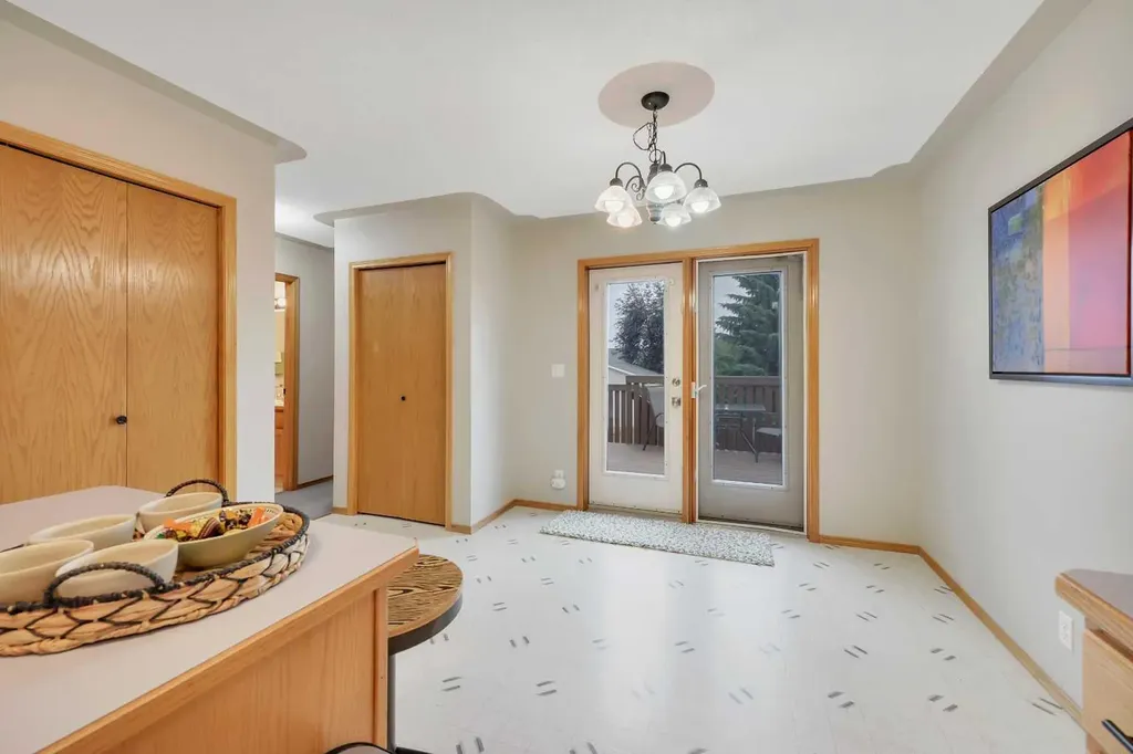 14 Eakins Crescent Red Deer AB T4R 2K2