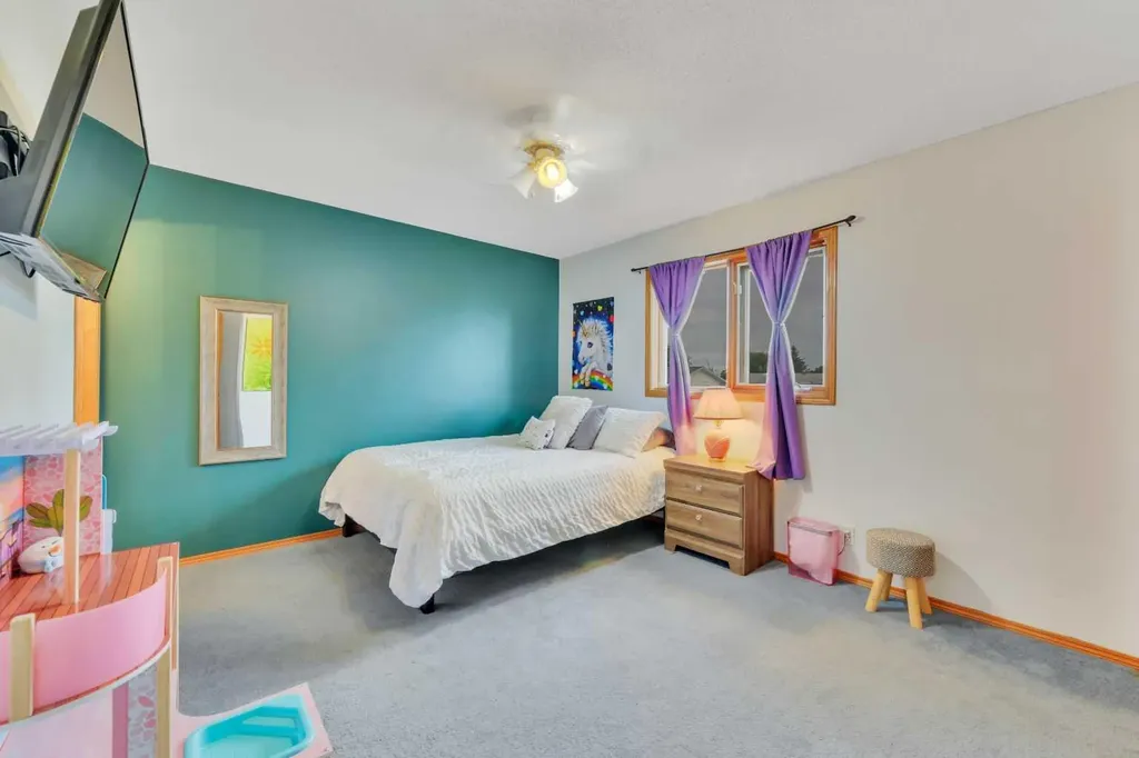 14 Eakins Crescent Red Deer AB T4R 2K2