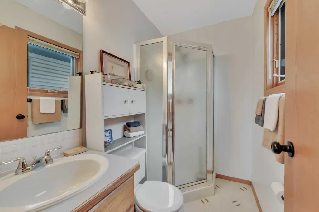 14 Eakins Crescent Red Deer AB T4R 2K2