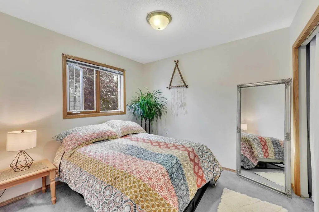 14 Eakins Crescent Red Deer AB T4R 2K2