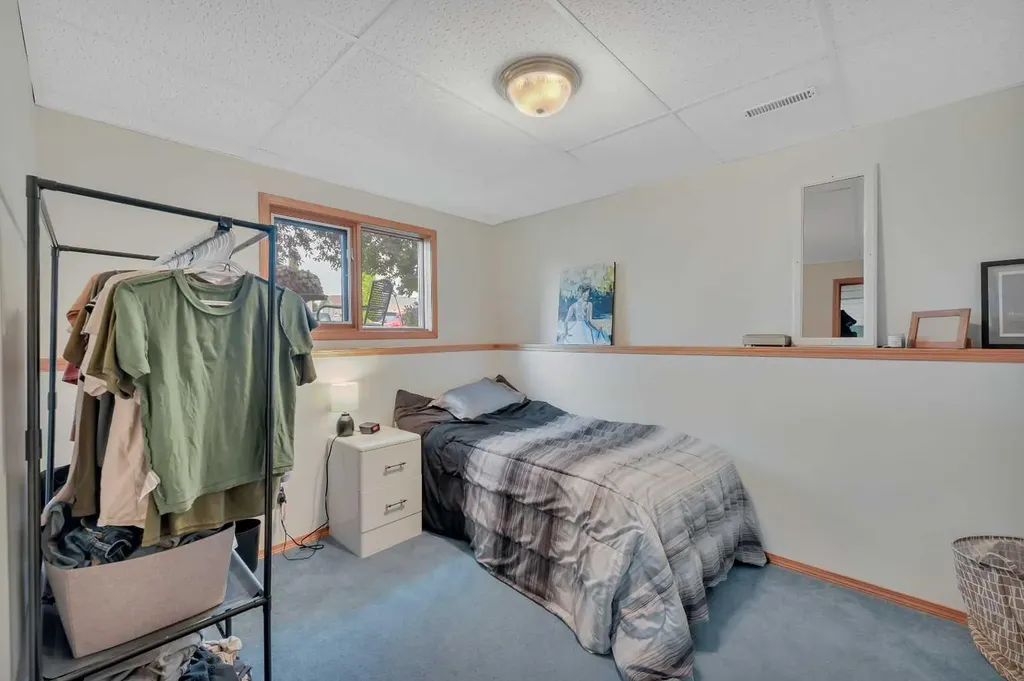 14 Eakins Crescent Red Deer AB T4R 2K2