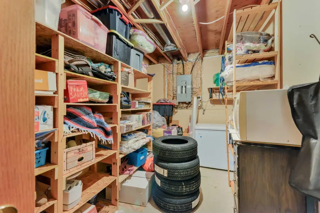 14 Eakins Crescent Red Deer AB T4R 2K2