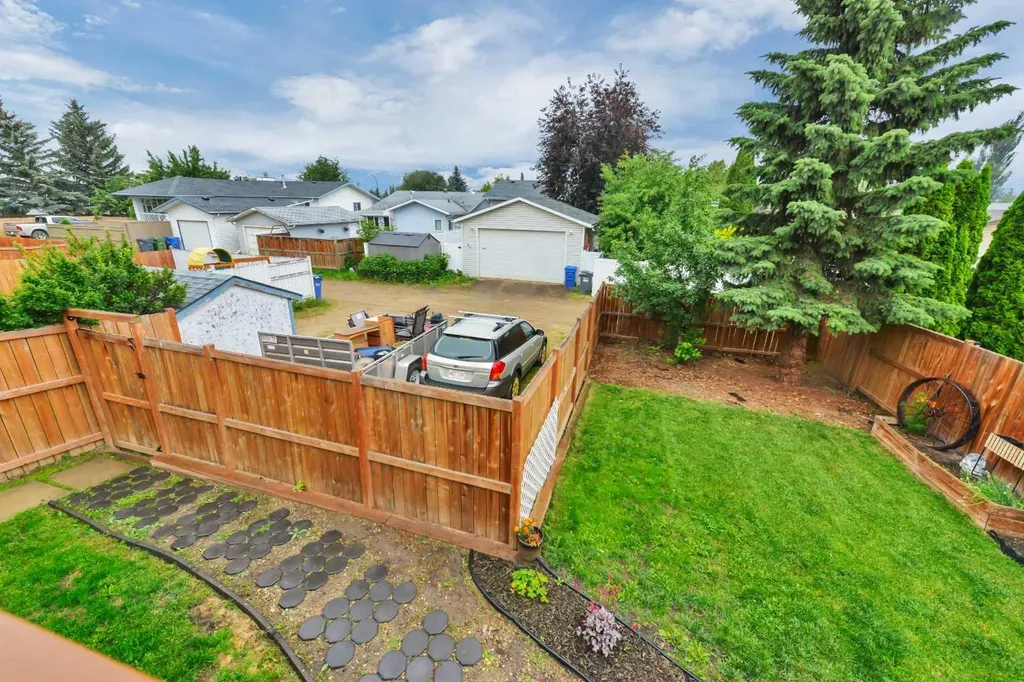 14 Eakins Crescent Red Deer AB T4R 2K2