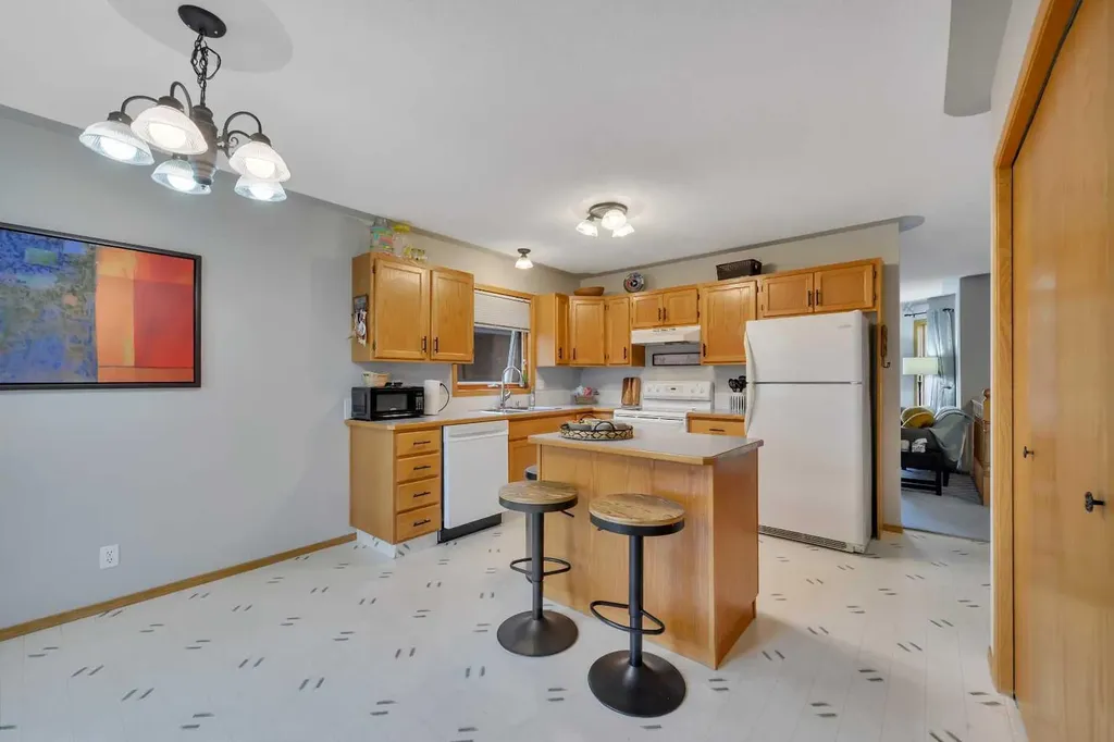 14 Eakins Crescent Red Deer AB T4R 2K2
