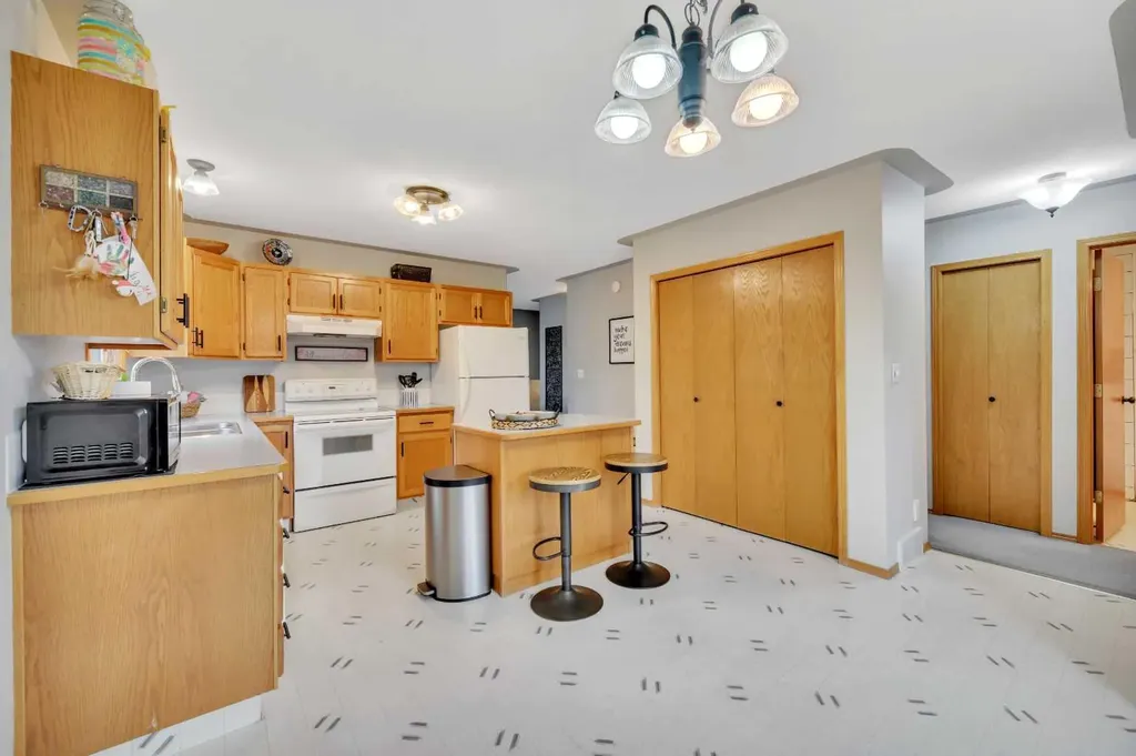 14 Eakins Crescent Red Deer AB T4R 2K2