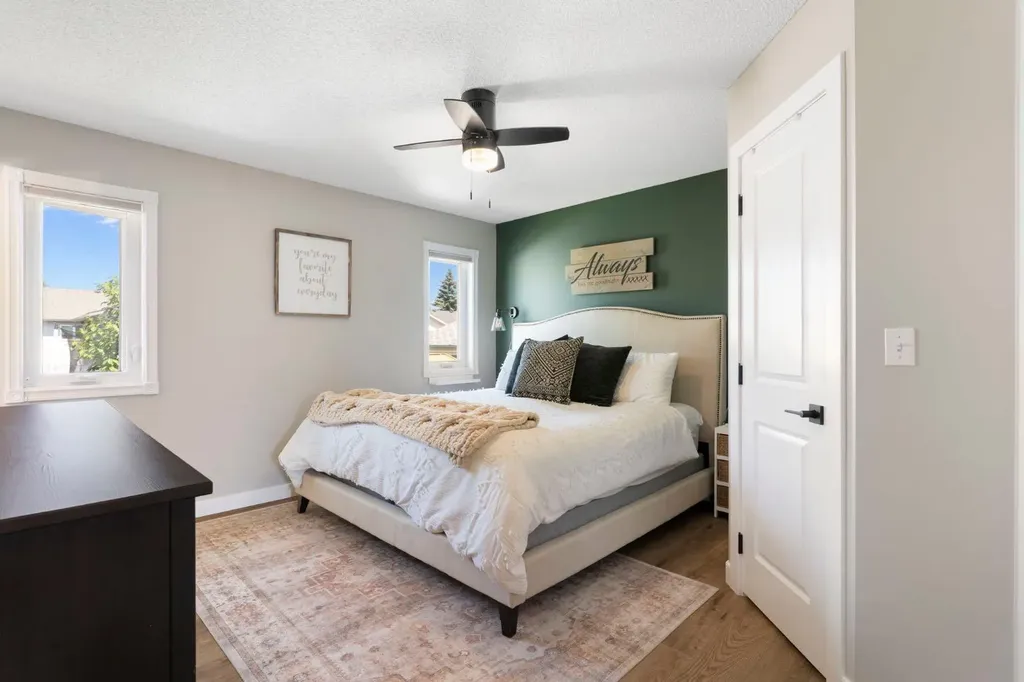 34 West Mcmanus Road Cochrane AB T4C 1L8