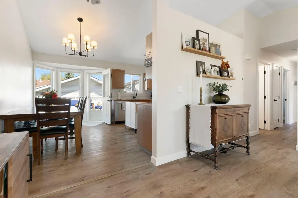 34 West Mcmanus Road Cochrane AB T4C 1L8