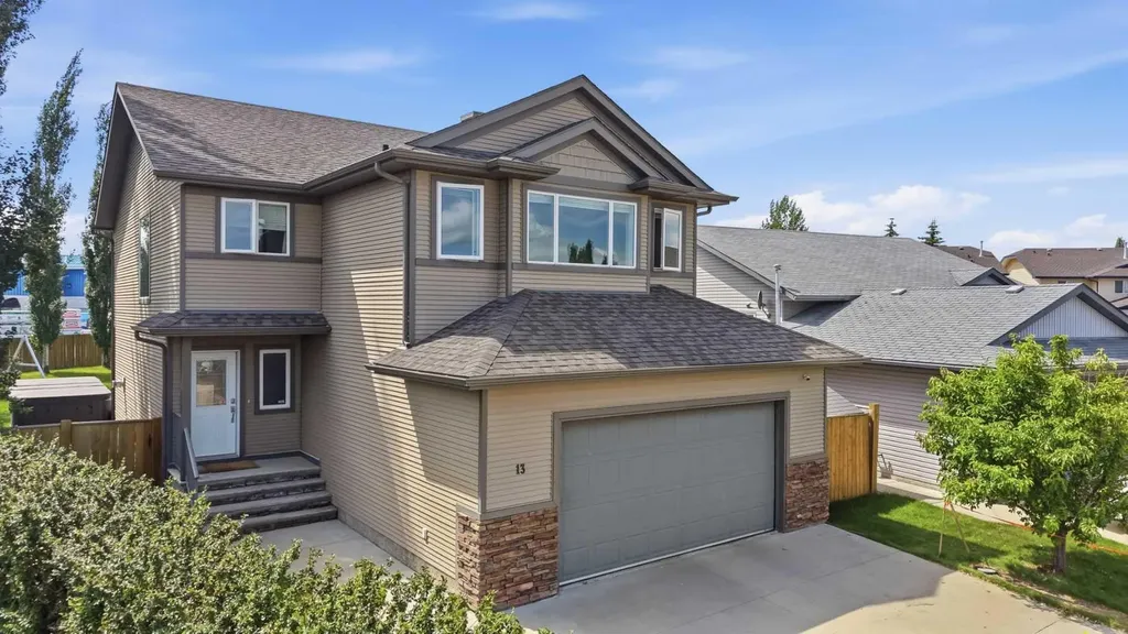 13 Hendrickson Bay Sylvan Lake AB T4S 0C6