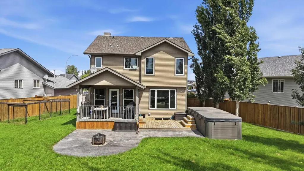 13 Hendrickson Bay Sylvan Lake AB T4S 0C6