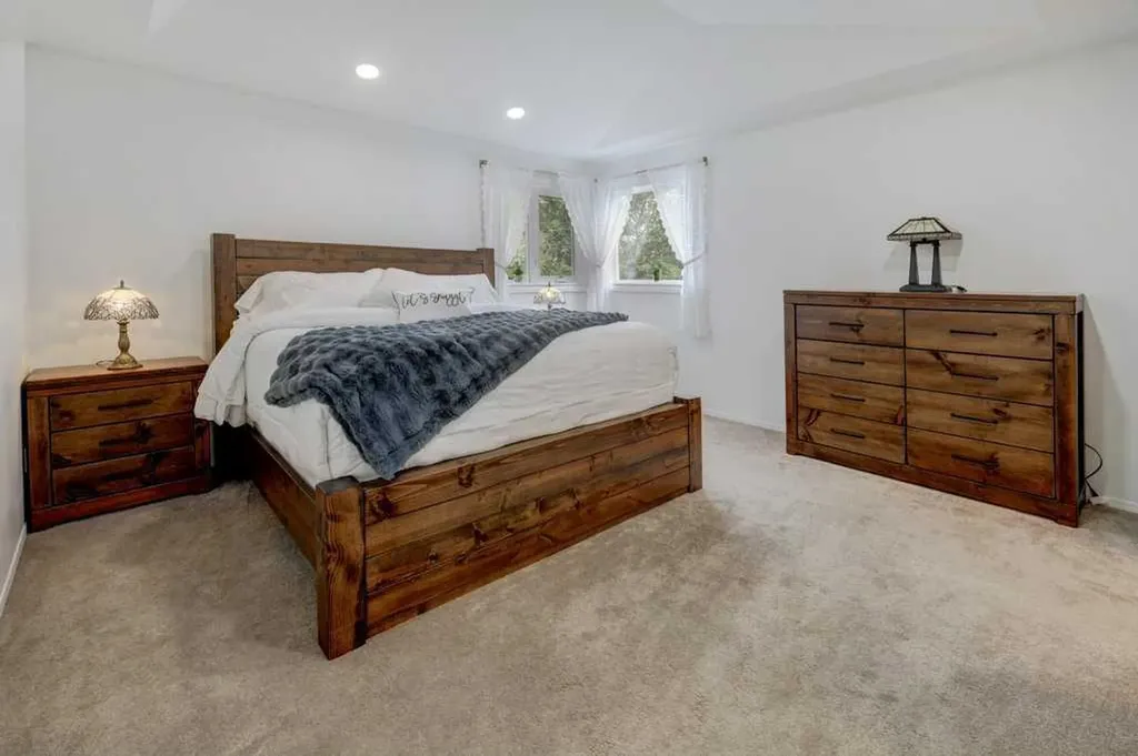 64 Santana Hill NW Calgary AB T3K 3L9